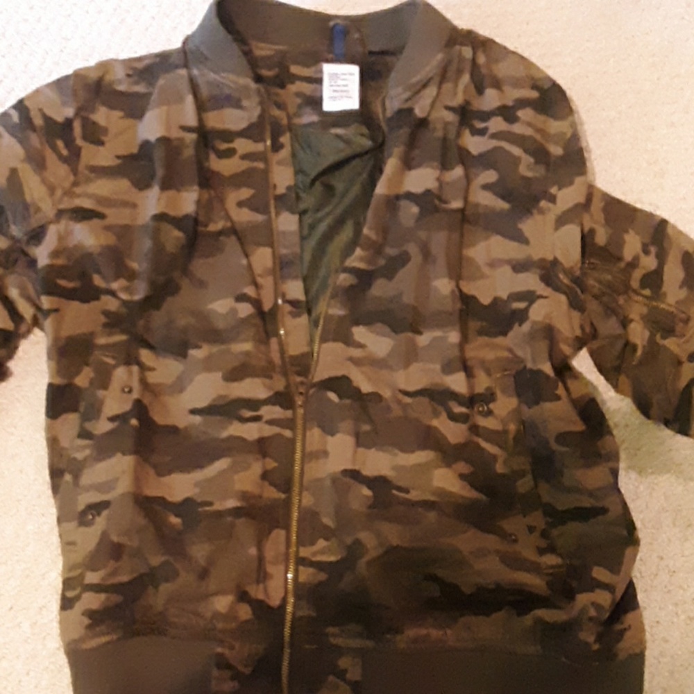 H&M Camo Bomber jacket